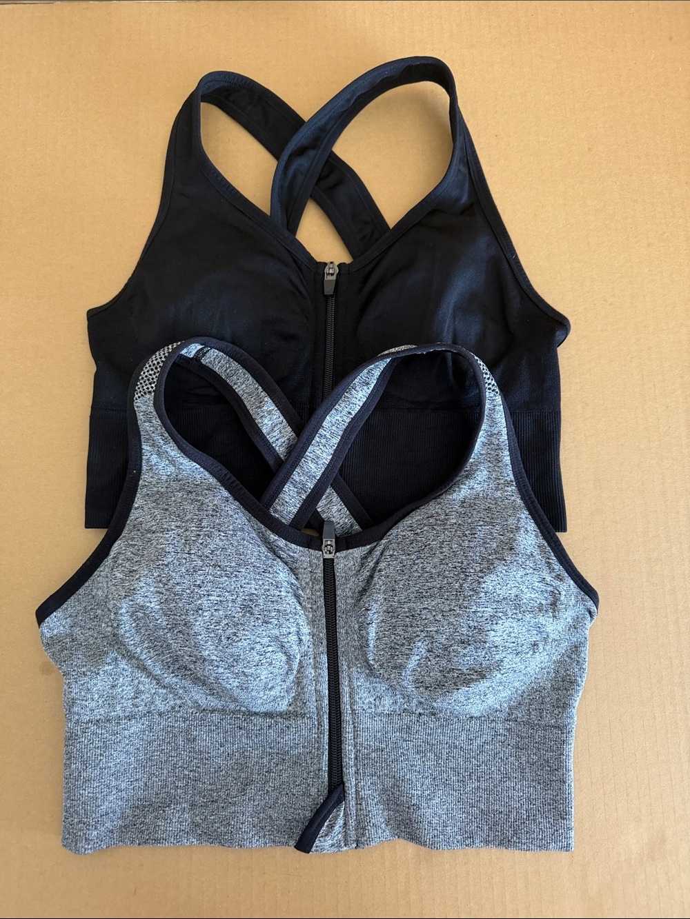 VINA Seamless Rhianna Front Zipper Sports Bra Bundle size large